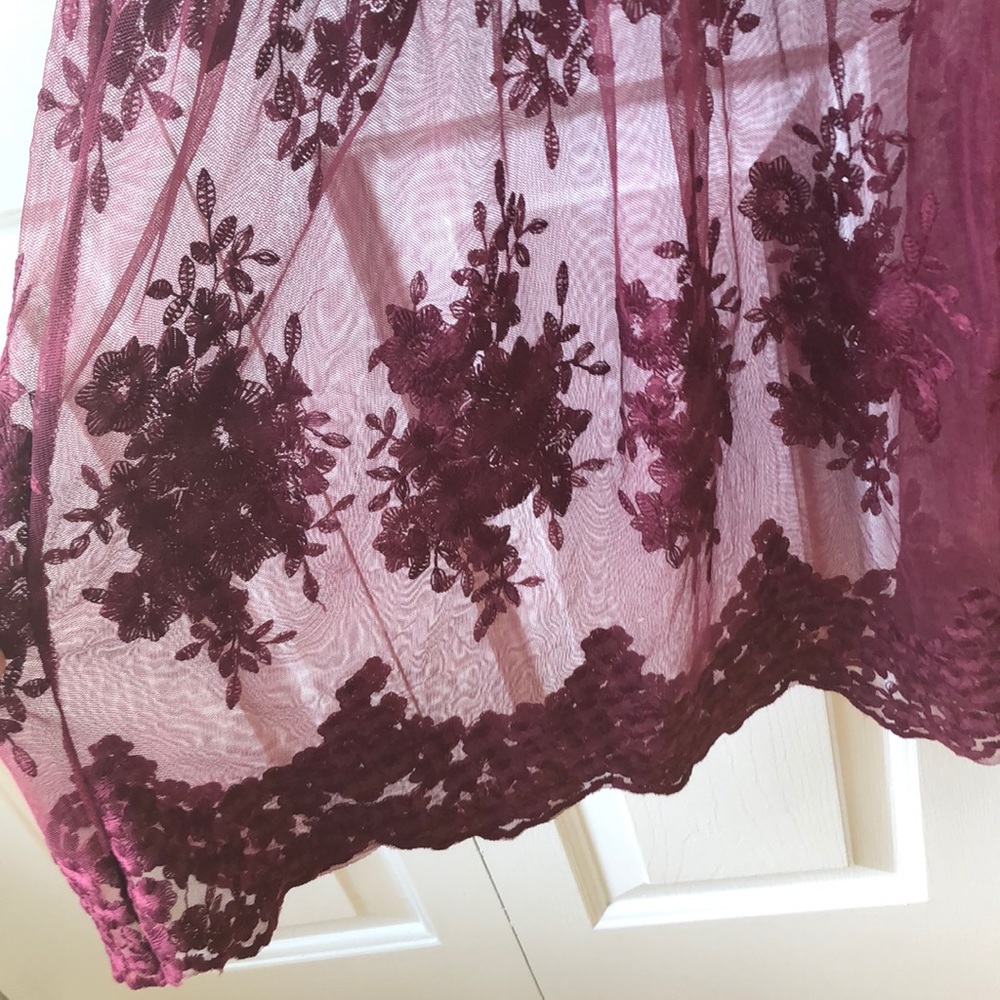 Maroon Lace Dress - Picture 5 of 8